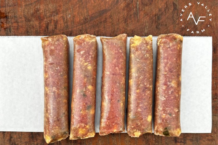 Ayers Valley Farm - Beef Bratwurst (Cheddar) - 16 oz / pkg