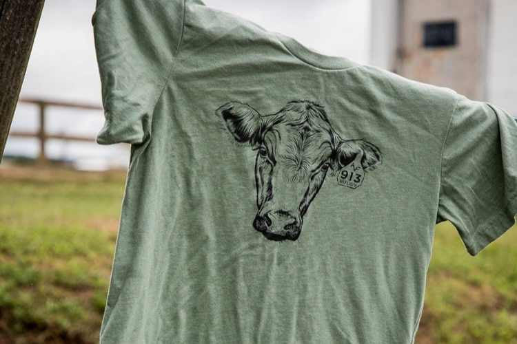Ayers Valley Farm - Buddy T-Shirt, Unisex (XS)